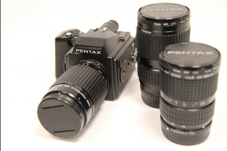 PENTAX 645  レンズ３本、カメラバッグつき