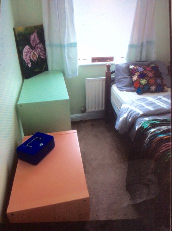 Clean, quiet, single bedroom close Stratford stati