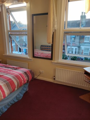 Very nice double room available with English teach